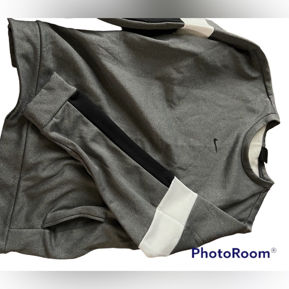 Nike athletic sweatshirt with pockets, gray and black size med